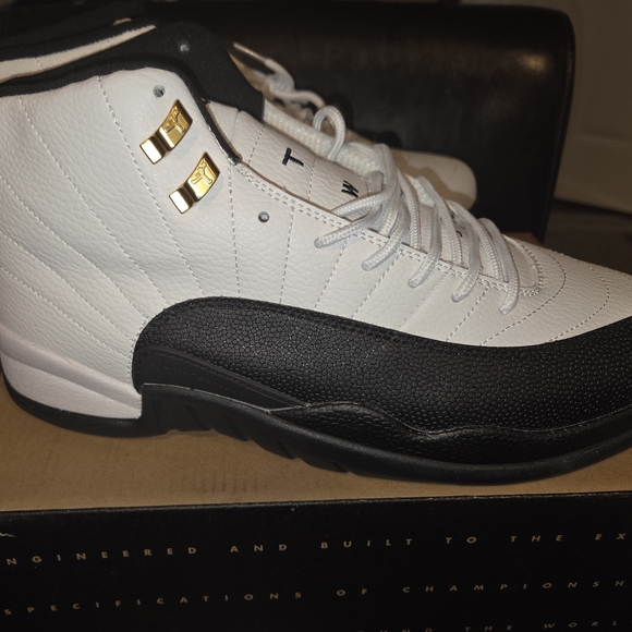 Jordan 12 Taxi - Picture 5 of 5
